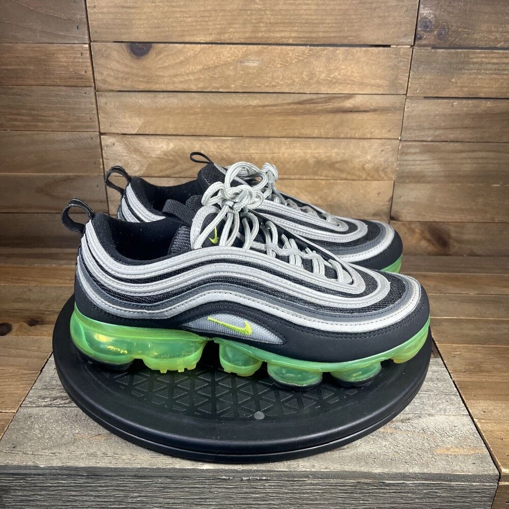 Nike Youth size 5.5Y Womens 7 Air Vapormax 97 Black Grey Neon Green Aq2657-002